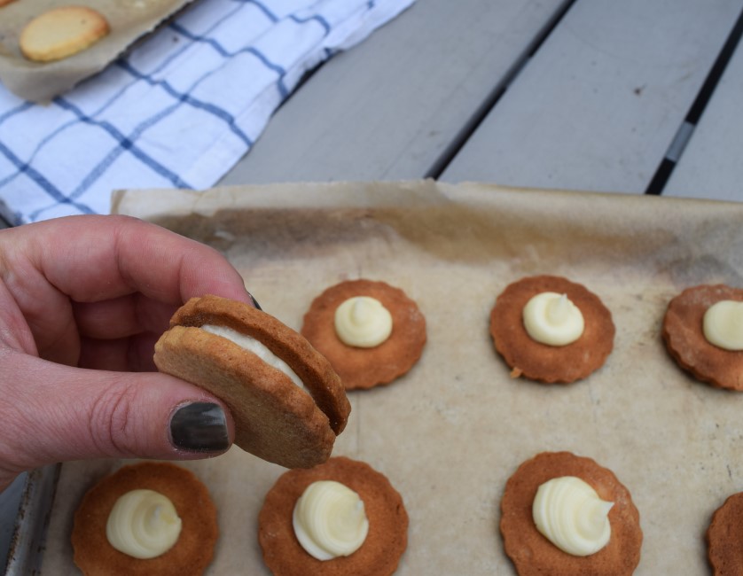 Golden-oreos-biscuits-recipe-lucyloves-foodblog