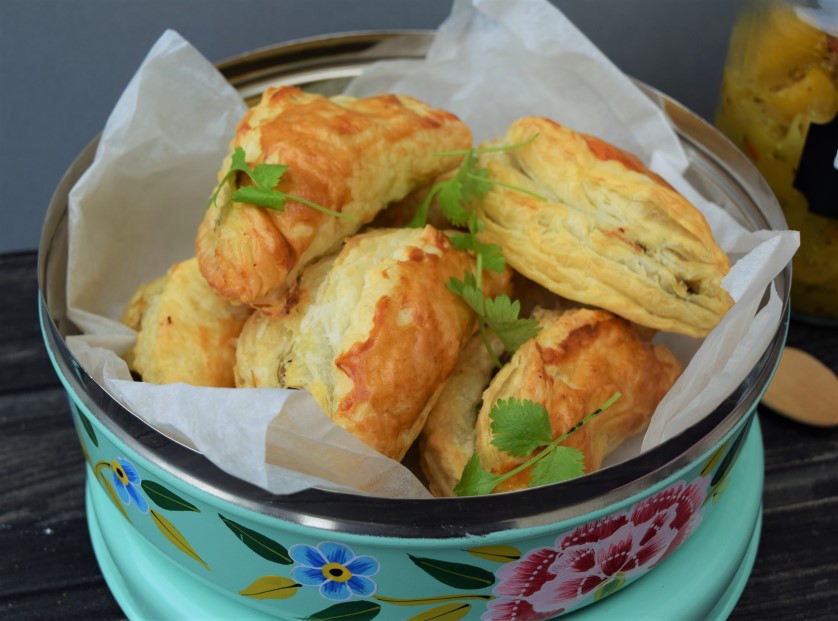 Curry-pasties-homemade-mango-chutney-recipe-lucyloves-foodblog