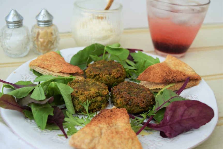 Pea-chickpea-falafel-recipe-lucyloves-foodblog