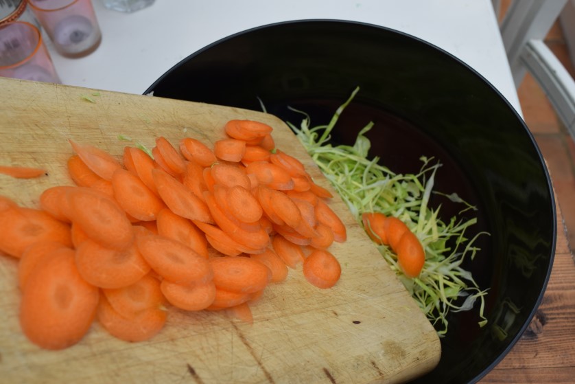 Summer-noodle-salad-bowl-recipe-lucyloves-foodblog