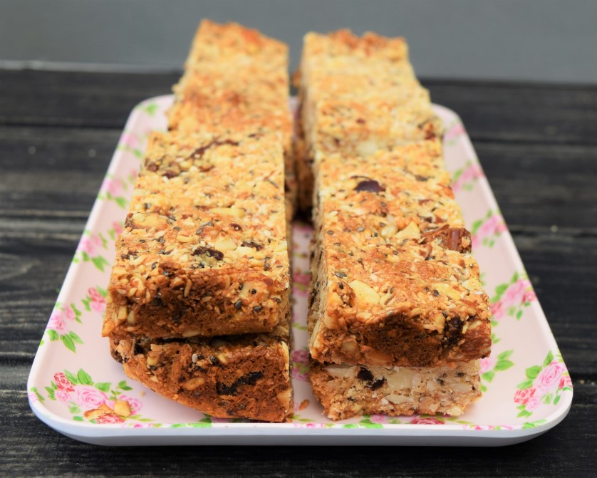 Coconut-cashew-bars-recipe-lucyloves-foodblog