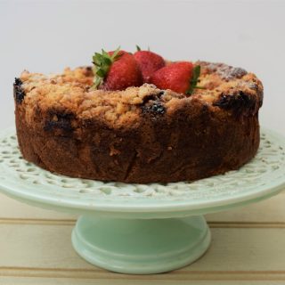 Fresh-strawberry-cake-recipe-lucyloves-foodblog