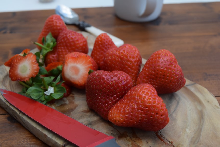 Strawberry-panna-cotta-recipe-lucyloves-foodblog