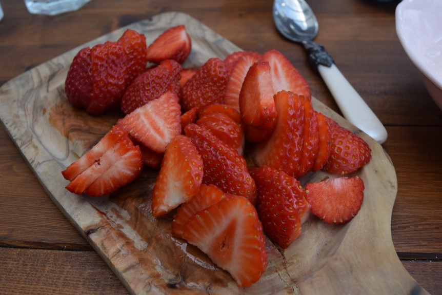 Strawberry-panna-cotta-recipe-lucyloves-foodblog