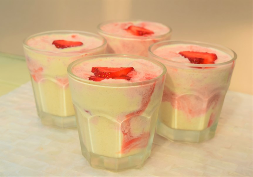 Strawberry-panna-cotta-recipe-lucyloves-foodblog