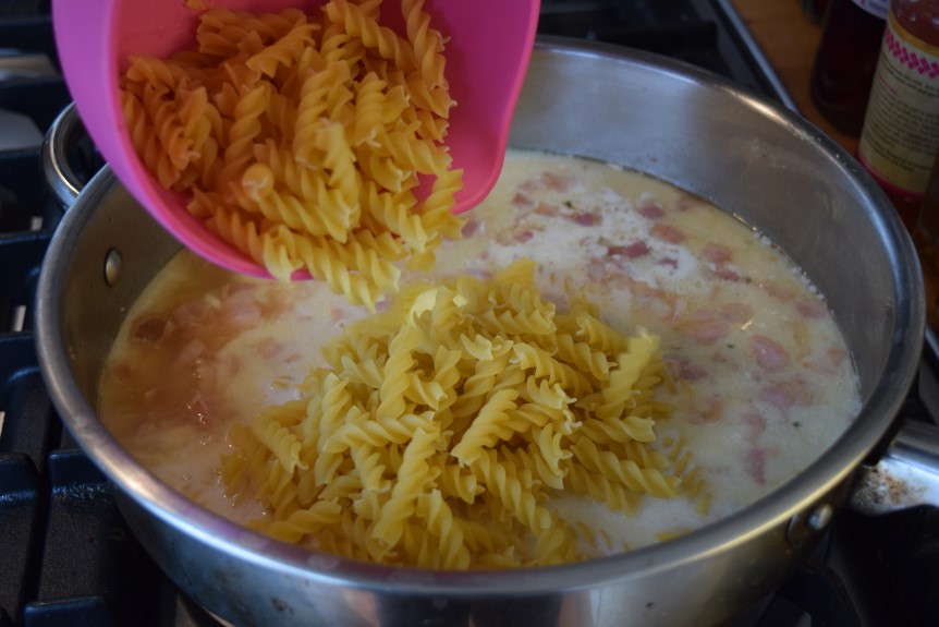 One-pot-garlic-parmesan-pasta-recipe-lucyloves-foodblog