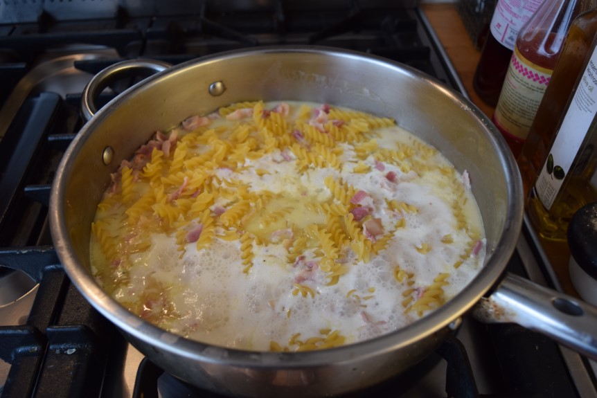 One-pot-garlic-parmesan-pasta-recipe-lucyloves-foodblog