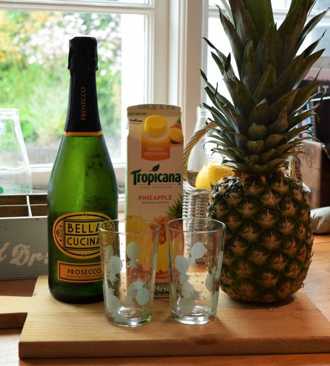 Pineapple-mimosa-recipe-lucyloves-foodblog