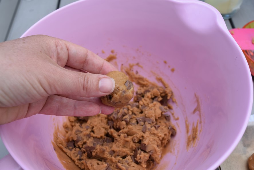 Peanut-butter-chocolate-chip-cookies-recipe-lucyloves-foodblog