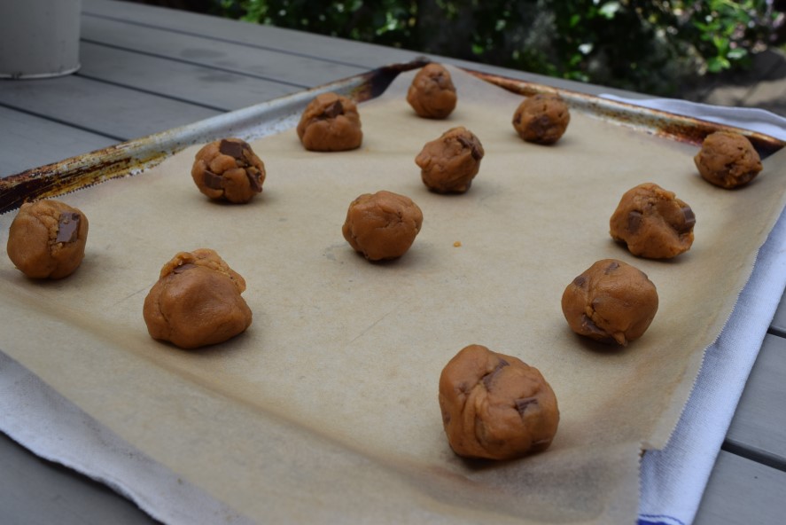 Peanut-butter-chocolate-chip-cookies-recipe-lucyloves-foodblog