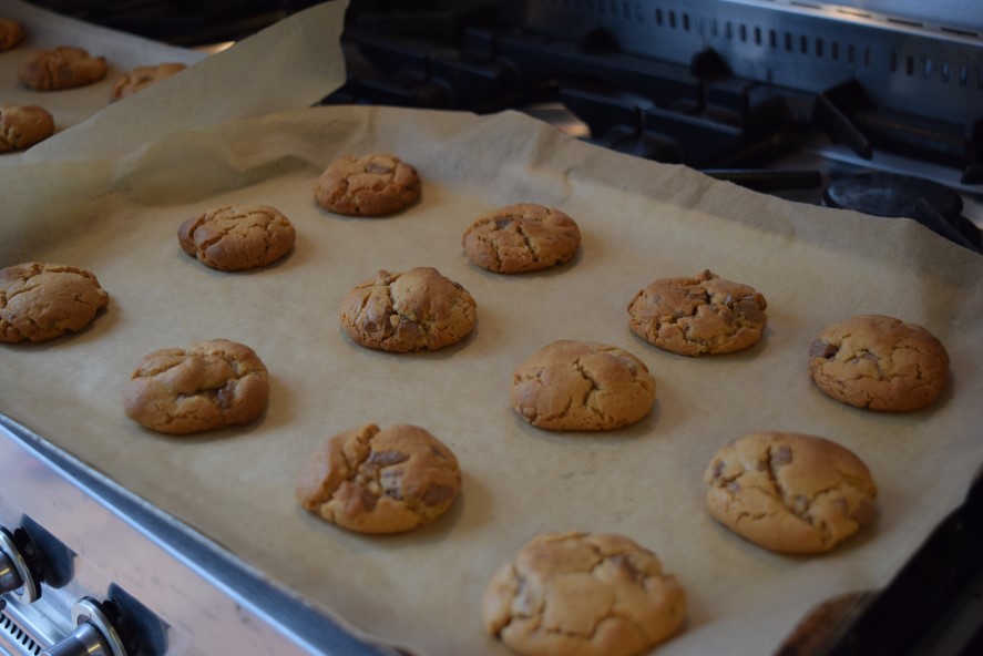 Peanut-butter-chocolate-chip-cookies-recipe-lucyloves-foodblog