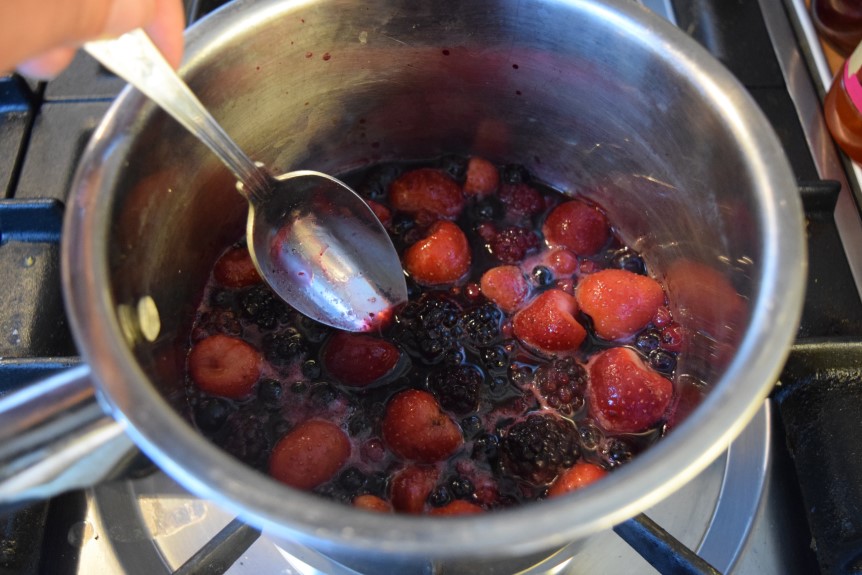 Chia-seed-berry-jam-recipe-lucyloves-foodblog