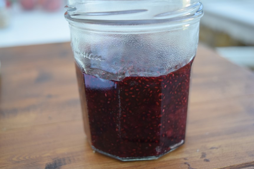 Chia-seed-berry-jam-recipe-lucyloves-foodblog