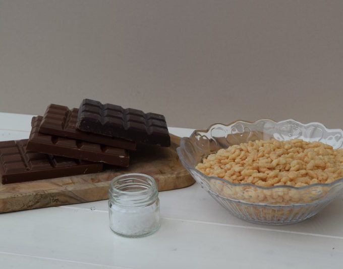 Sea-salt-chocolate-krispie-slab-lucyloves-foodblog