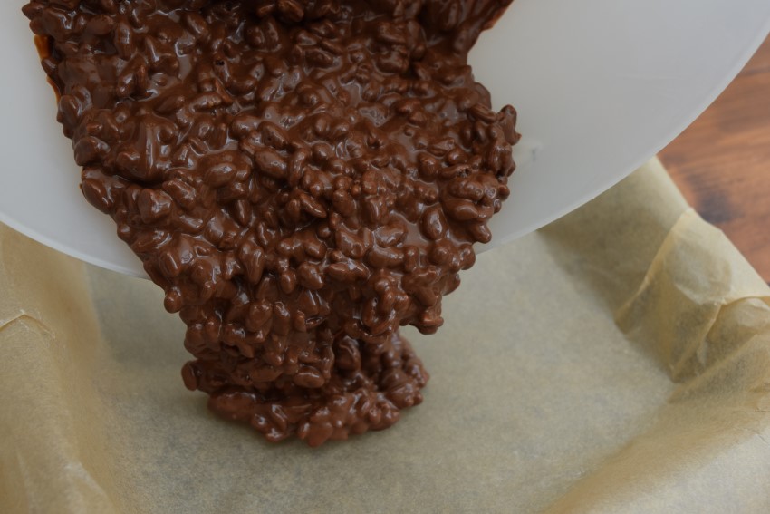 Sea-salt-chocolate-krispie-bar-recipe-lucyloves-foodblog