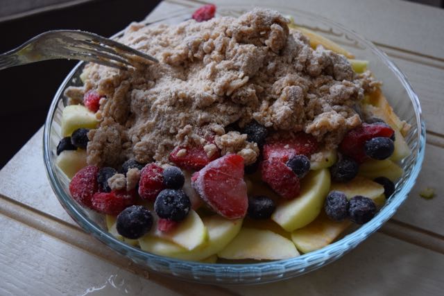 easy-apple-berry-cobbler-recipe-lucyloves-foodblog