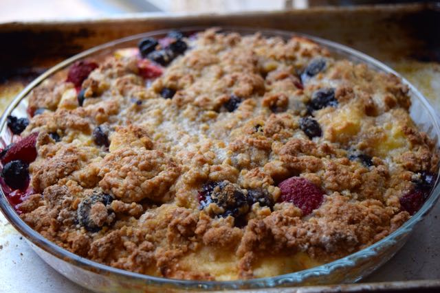 Easy-apple-berry-cobbler-recipe-lucyloves-foodblog