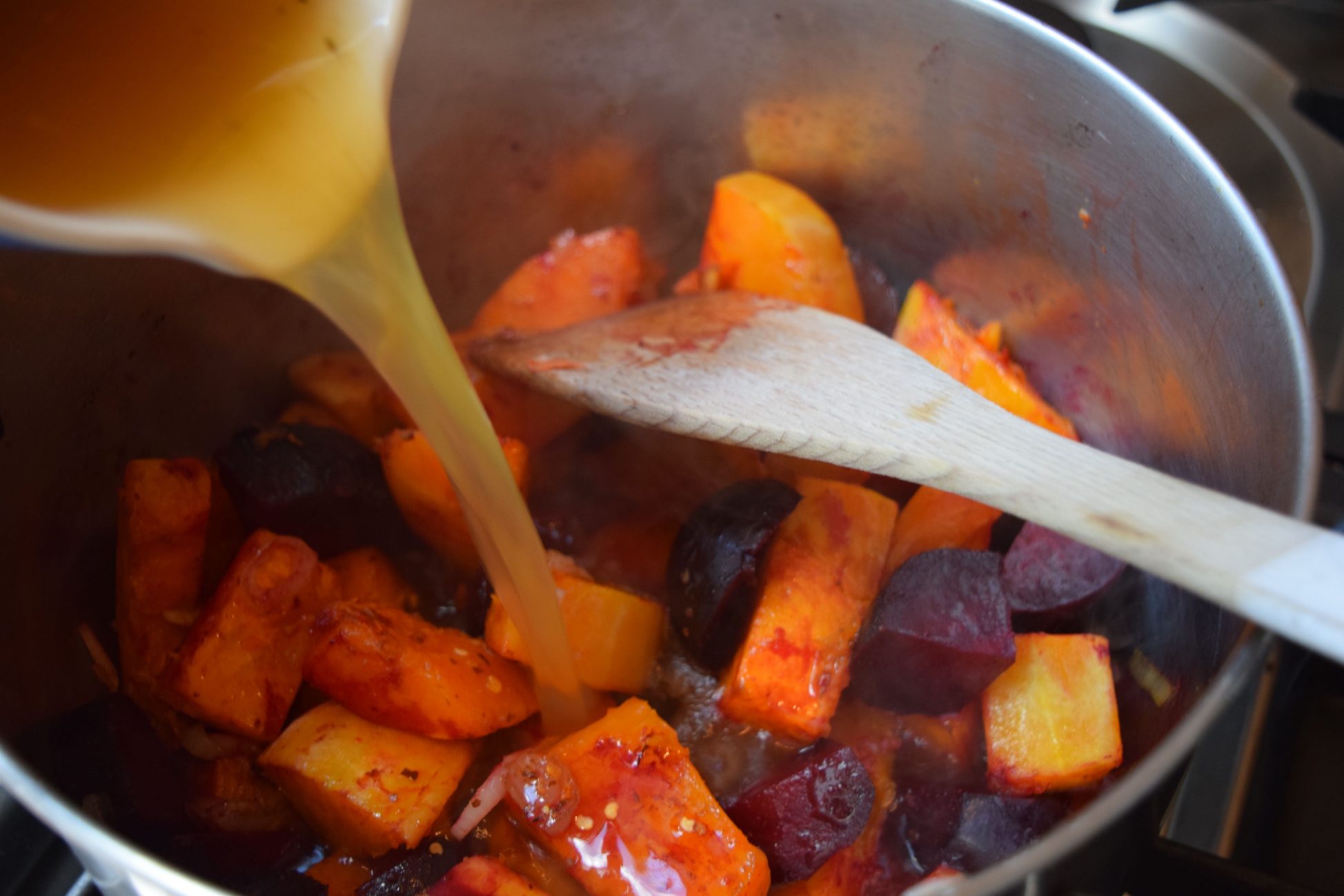 Beetroot-butternut-soup-recipe-lucyloves-foodblog