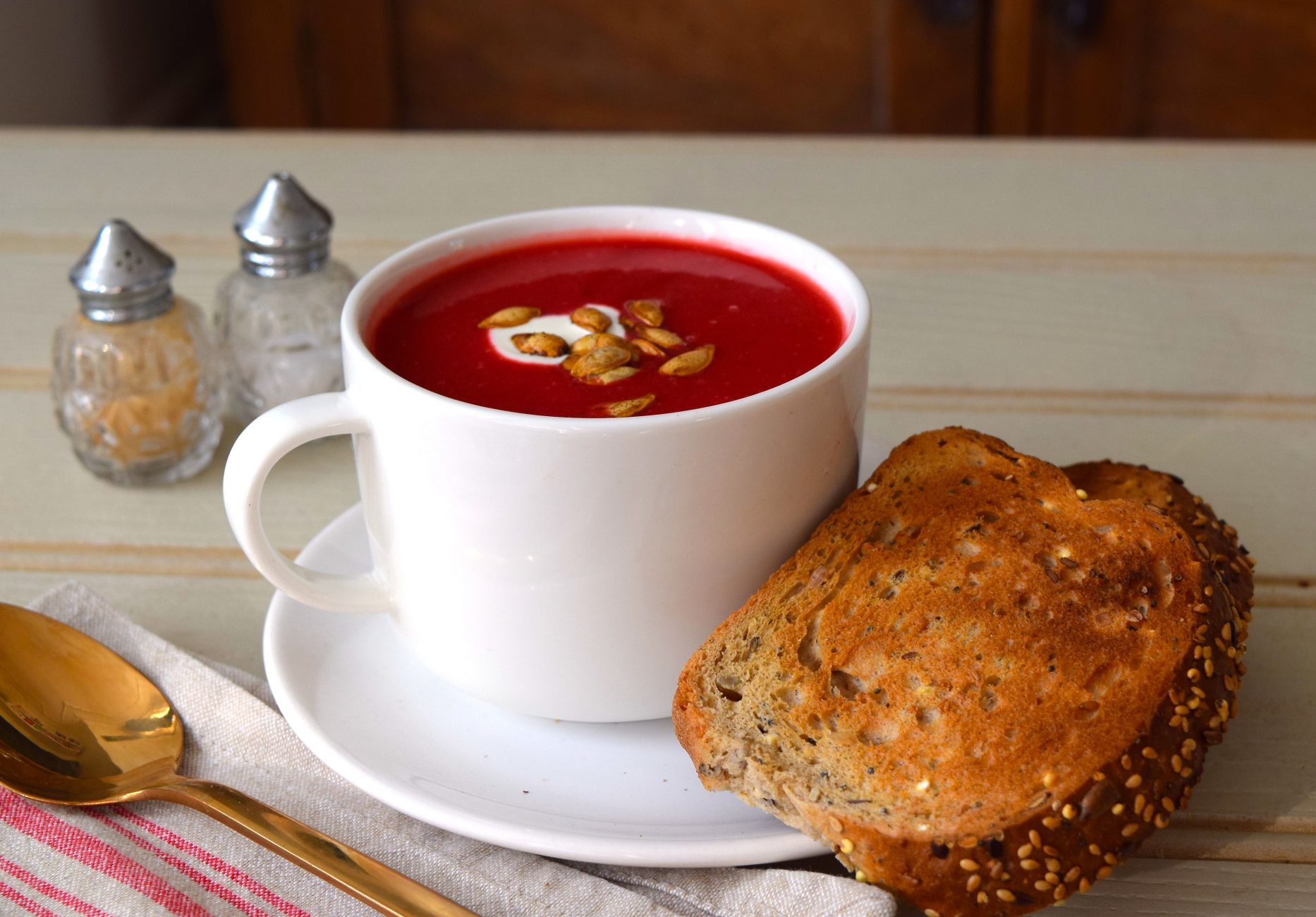 Beetroot-butternut-soup-recipe-lucyloves-foodblog