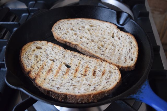 Avocado-chickpea-basil-toast-recipe-lucyloves-foodblog