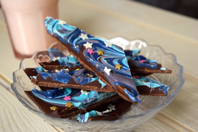 Night-sky-chocolate-bark-recipe-lucyloves-foodblog