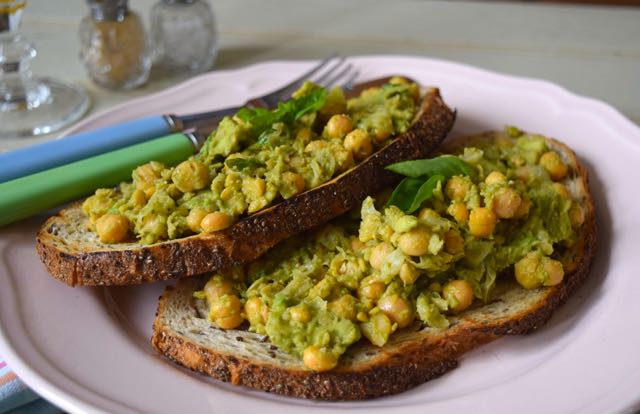 Avocado-chickpea-basil-toasts-recipe-lucyloves-foodblog