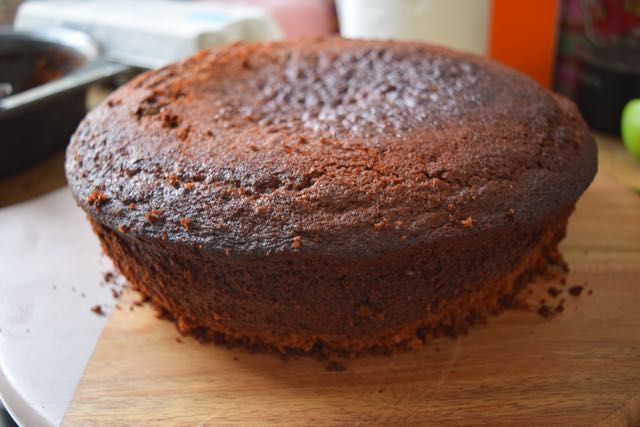 Golden-syrup-cake-recipe-lucyloves-foodblog