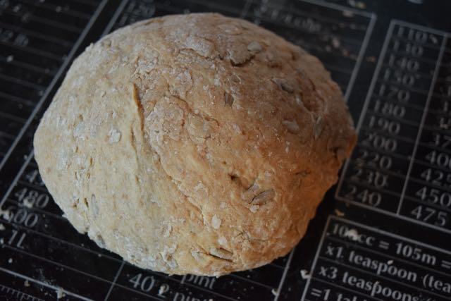 Seeded-brown-loaf-recipe-lucyloves-foodblog