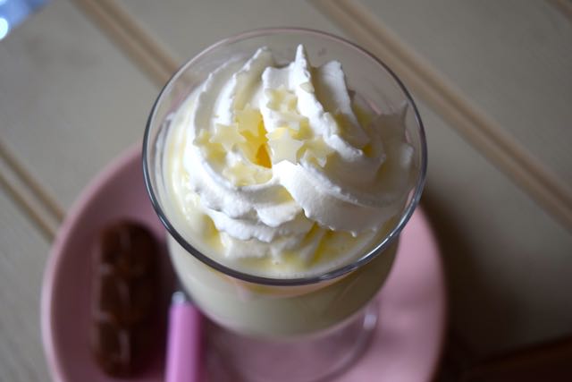 Coconut-hot-white-chocolate-recipe-lucyloves-foodblog