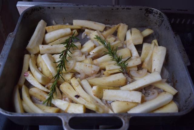 Braised-chicken-parsnips-recipe-lucyloves-foodblog
