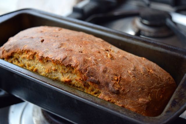 Seeded-brown-loaf-recipe-lucyloves-foodblog