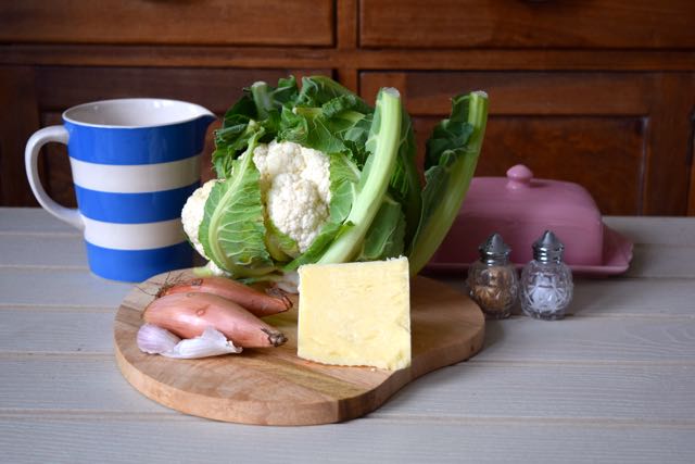 Cauliflower-cheese-soup-recipe-lucyloves-foodblog