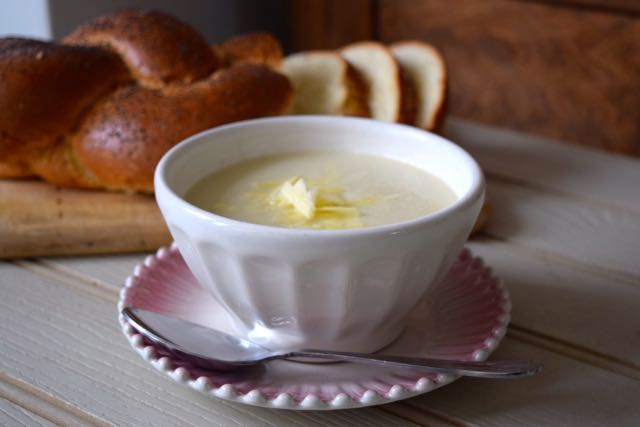 cauliflower-cheese-soup-recipe-lucyloves-foodlbog
