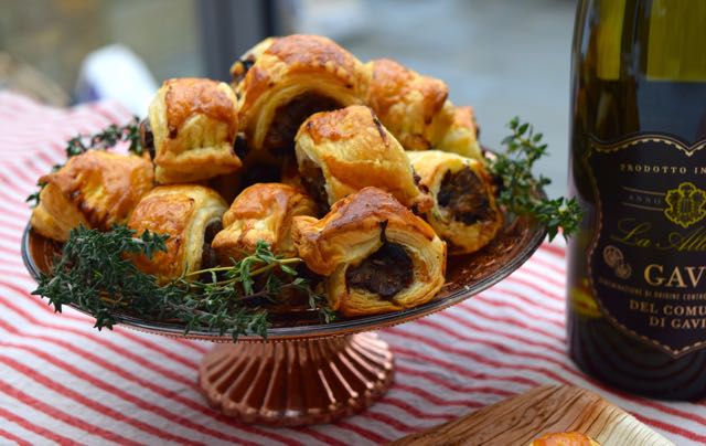 Stuffing-sausage-rolls-recipe-lucyloves-foodblog