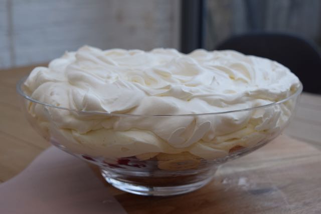 Festive-trifle-recipe-lucyloves-foodblog