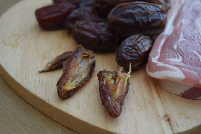 Dates-in-bacon-recipe-lucyloves-foodblog