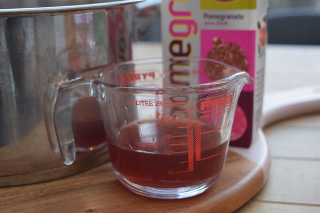 Pomegranate-mulled-wine-recipe-lucyloves-foodblog