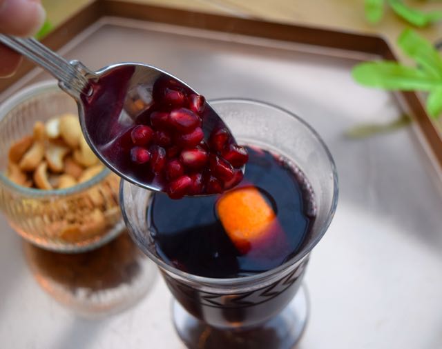 Pomegranate-mulled-wine-recipe-lucyloves-foodblog