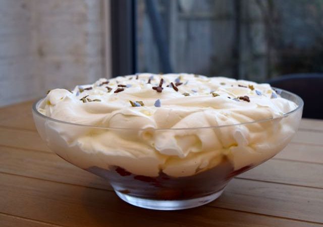 Festive-trifle-recipe-lucyloves-foodblog