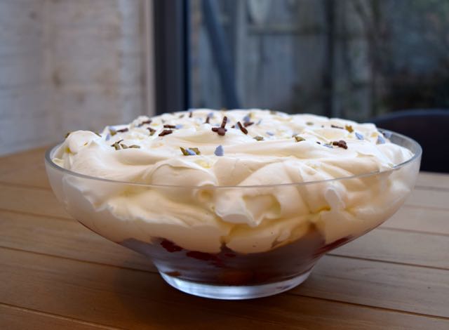 Festive-trifle-recipe-lucyloves-foodblog