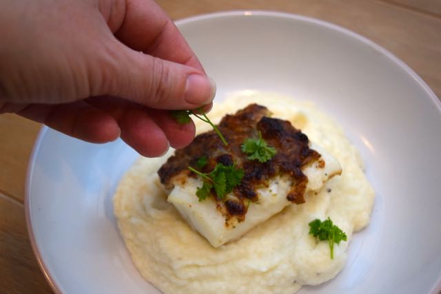 Garlic-parmesan-fish-cauliflower-puree-recipe-lucyloves-foodblog