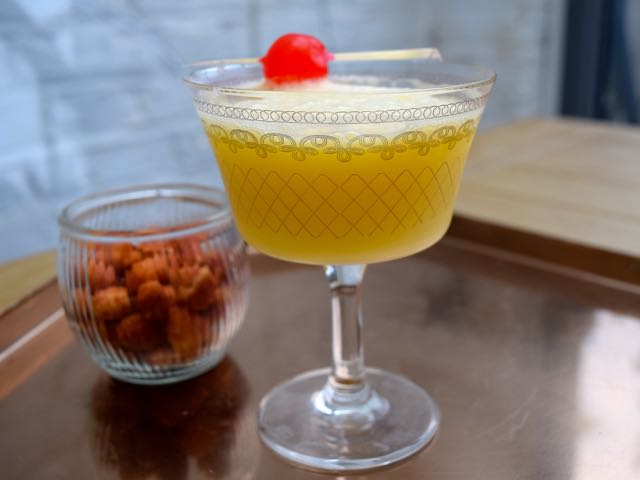 Snowball-cocktail-recipe-lucyloves-foodblog