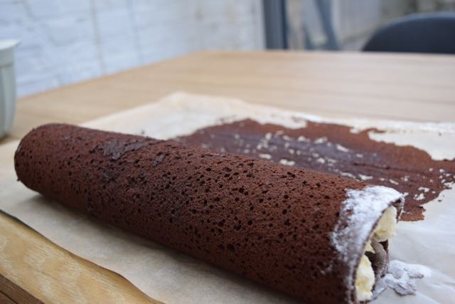 Chocolate-yule-log-recipe-lucyloves-foodblog