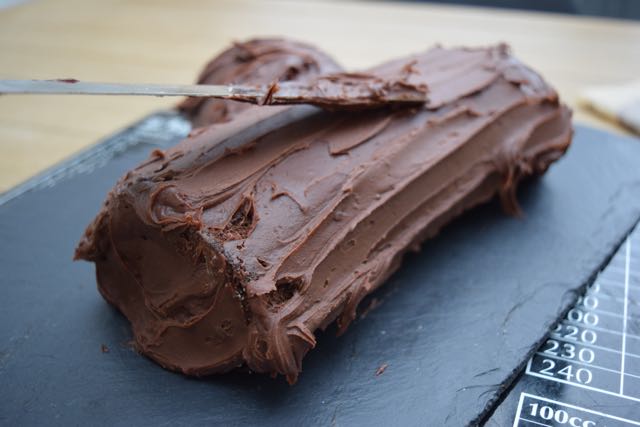 Chocolate-yule-log-recipe-lucyloves-foodblog