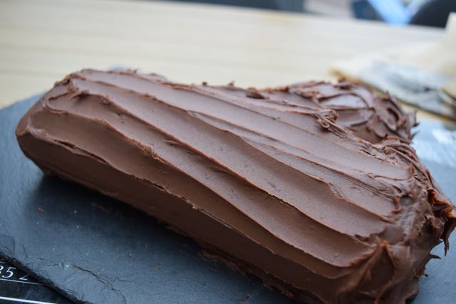 Chocolate-yule-log-recipe-lucyloves-foodblog