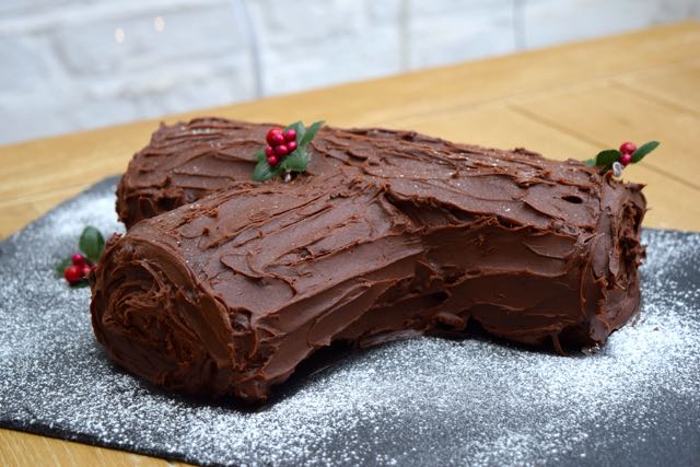 Chocolate-yule-log-recipe-lucyloves-foodblog