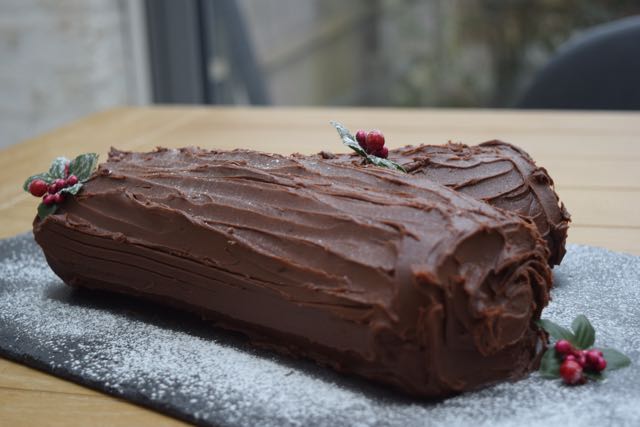 Chocolate-yule-log-recipe-lucyloves-foodblog