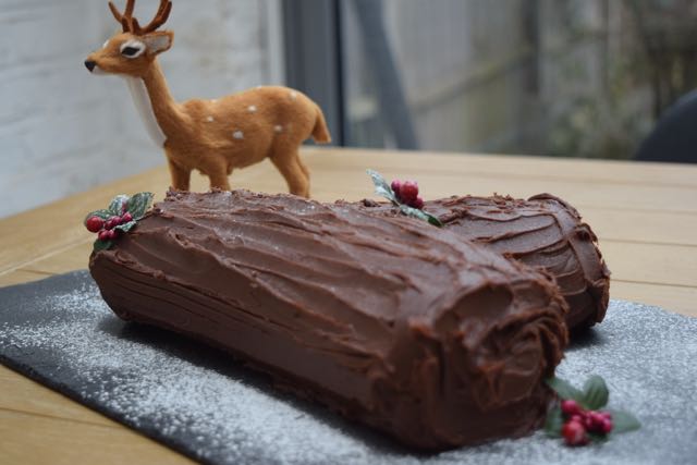Chocolate-yule-log-recipe-lucyloves-foodblog