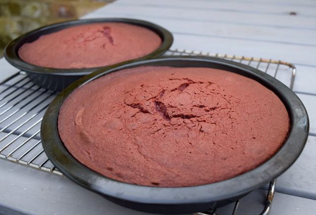 Red-velvet-cake-recipe-lucyloves-foodblog