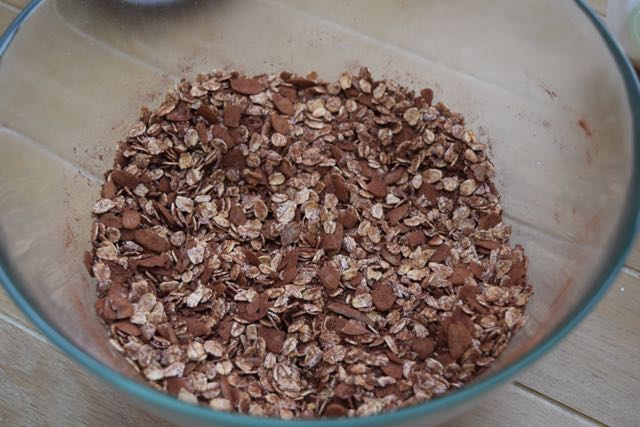 Chocolate-granola-recipe-lucyloves-foodblog